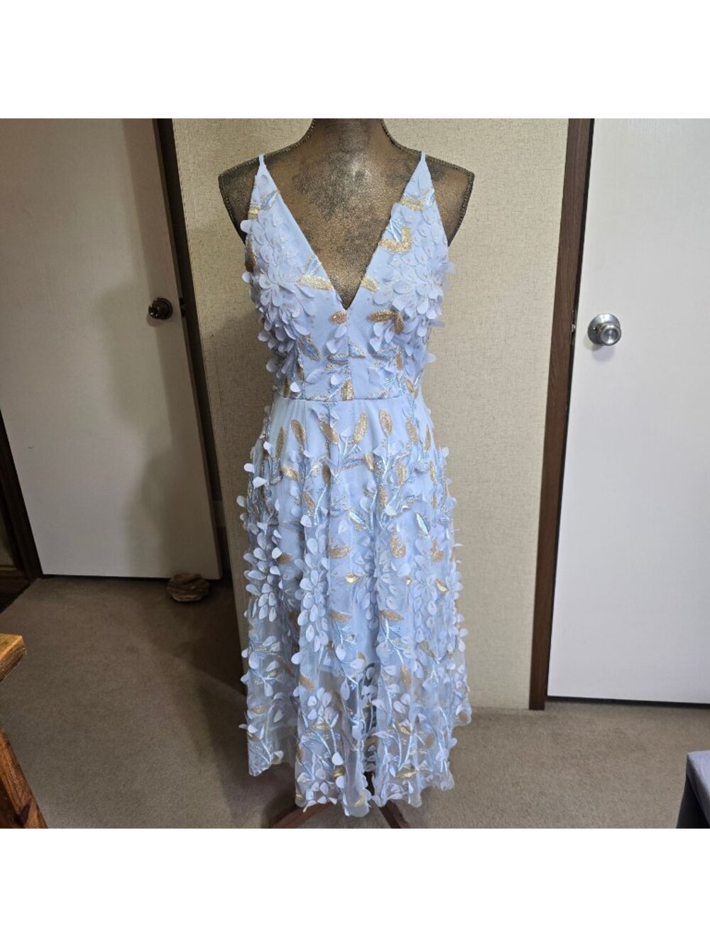 Xscape Size 4 Womens V-Neck Floral Embroidered Sleeveless Midi Dress Blue/Gold